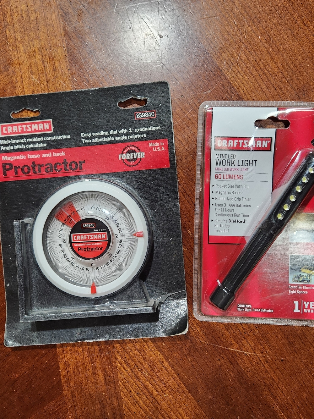 New Craftsman Black Mini LED Work Light - Pocket-Sized 60 Lumens